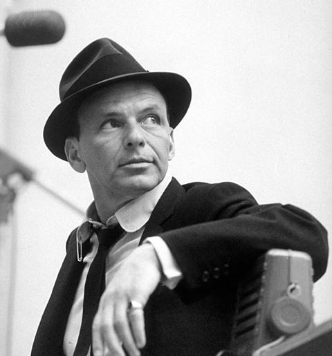 Blonde Idiote Bassesse Inoubliable**********In Small Hours Morning Frank Sinatra